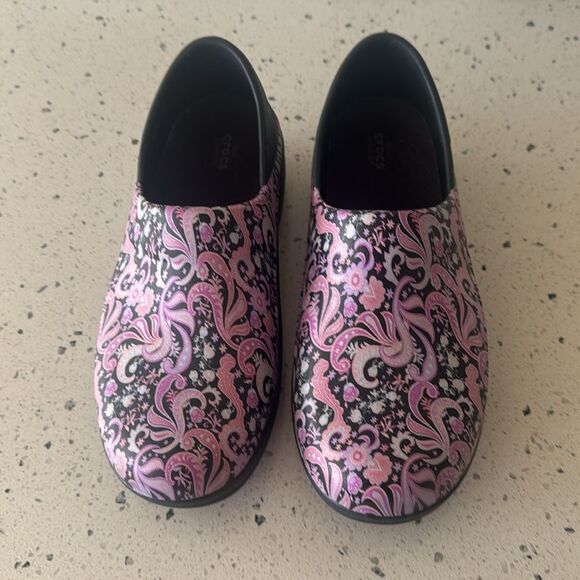 CROCS Dual Comfort NERIA PRO ll Black Paisley Floral Clogs Slip On Shoes Size 11 - Picture 2 of 12